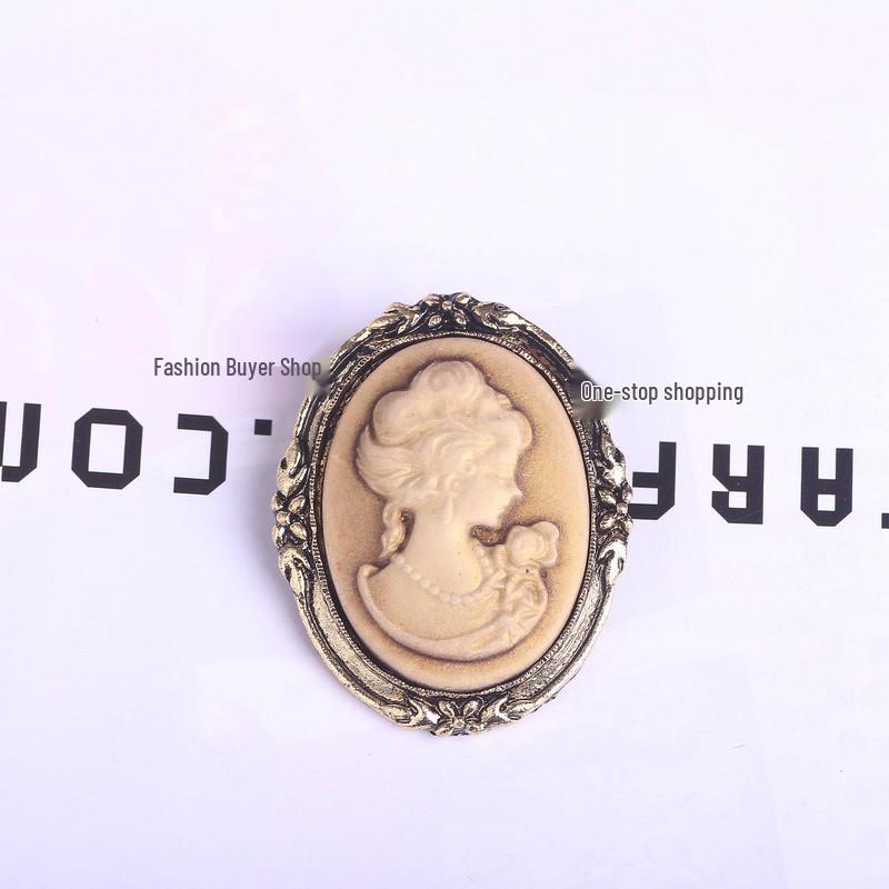 Z20 Retro Queen Portrait Beauty Brooch: Elegant Alloy Pin for Clothing