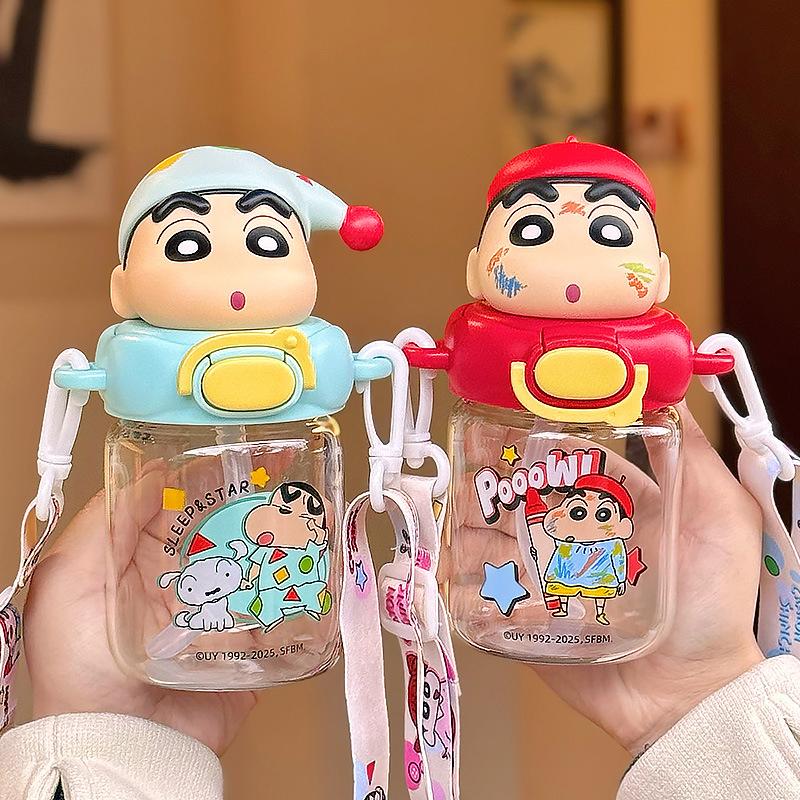 1 Piece Cute Cartoon Crayon Shin-Chan Summer Portable Strap Cup Creative 330/580Ml Straw Cup Home Ornament Unisex Holiday Gift
