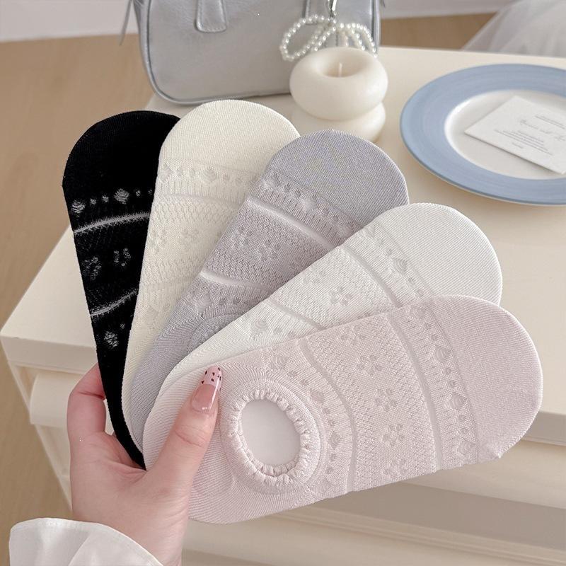 Embroidered Boat-style Women's Mesh Netless Boneless Transparent Stockings with Anti-slip and Non-slip Features, Made of Bamboo Fiber.