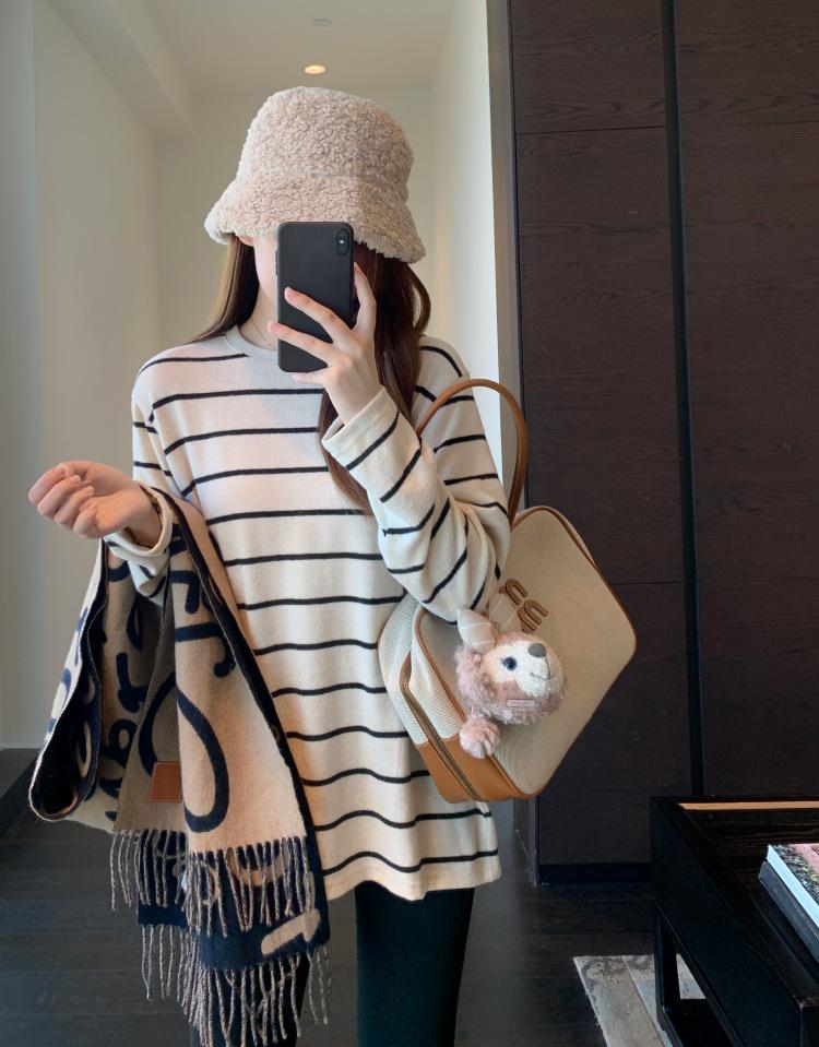 Women's Loose Striped Long-Sleeve T-Shirt: Flattering and Stylish Base Layer for Autumn/Winter 2025