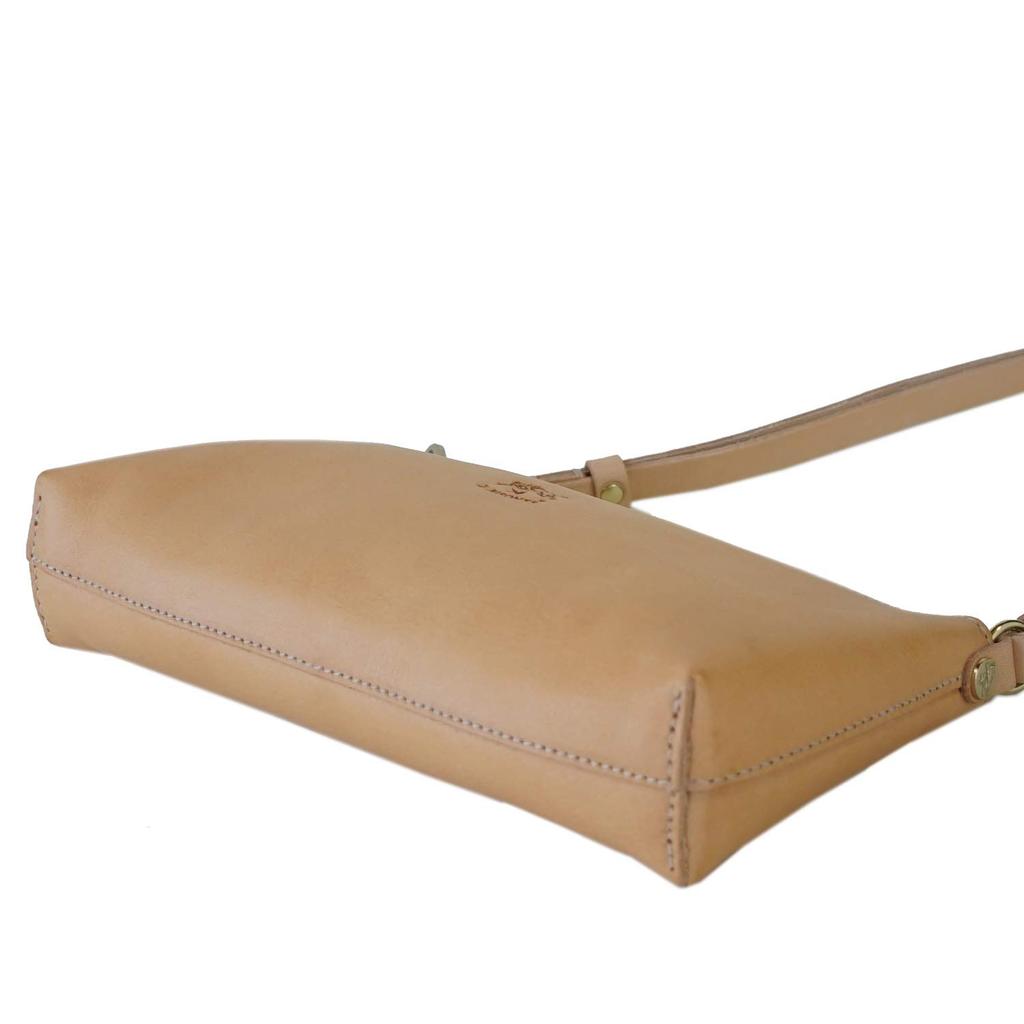 IL BISONTE Leather Shoulder Bag In Vachetta Leather (Product Code: BSH091 PV001 NA158)