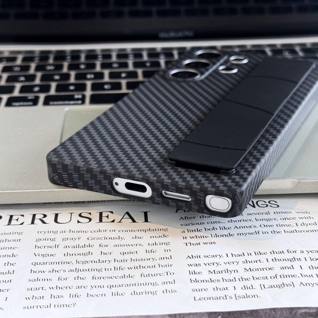 Luxury Carbon Fiber Elastic Silicone Wrist Strap Phone Case For Samsung S26 S25+ S24+ S23 Ultra Hard PC Matte Texture Back Cover
