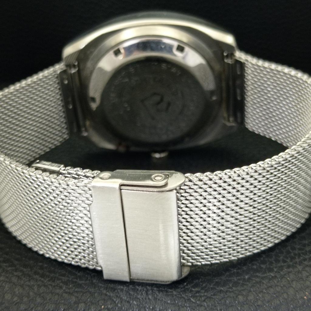 Ricoh R31 AUTOMATIC JAPAN MENS VINTAGE BROWN COLOR DIAL WATCH A701951-5 R207-a701951