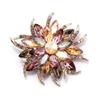 Kristallkünstlerische Blumenbrosche, hochwertige weibliche Eleganz, Temperamentbrosche, Nischen-High-End-Sinnesnadel, Luxus-Anzug-Accessoires