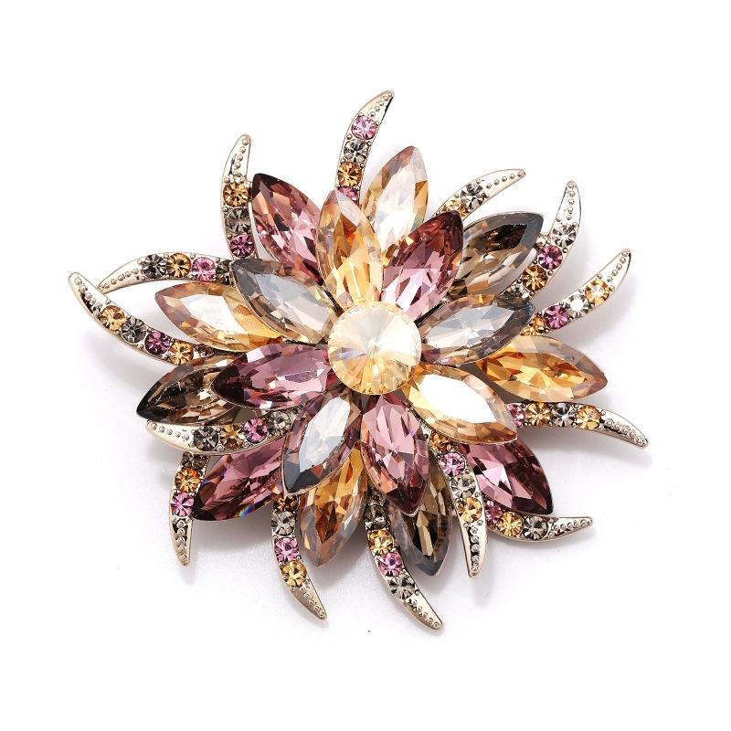 

Кришталева артистична квіткова брошка Високоякісна жіноча елегантність Брошка з темпераментом Ніша Високоякісна шпилька Розкішний костюм Аксесуари