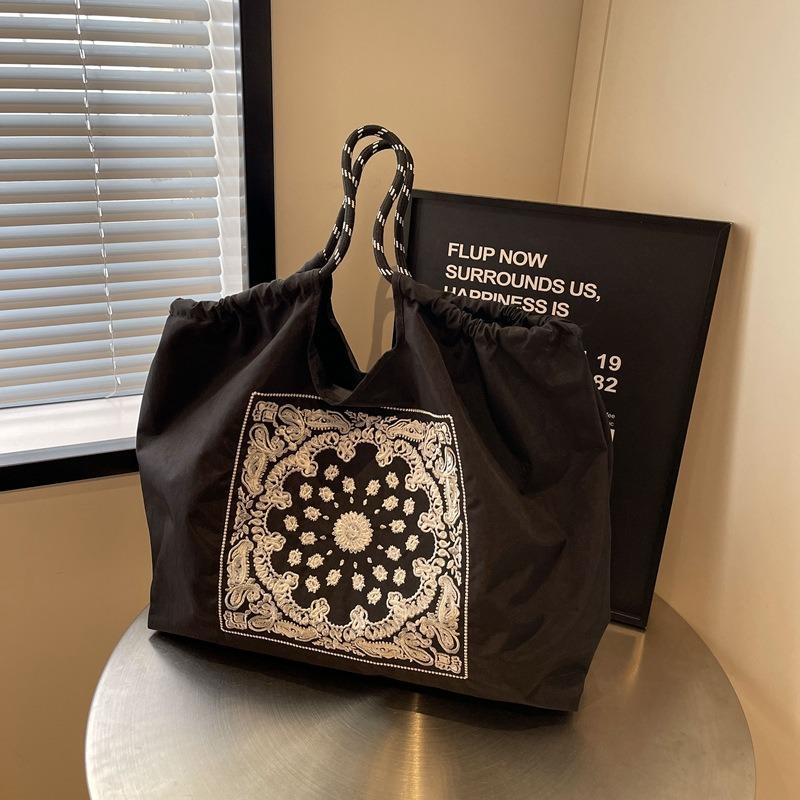 Sommer neue koreanische bestickte Umhängetasche Crossbody Einkaufstasche Canvas Mode Nische tragbar niedlich Umweltschutztasche