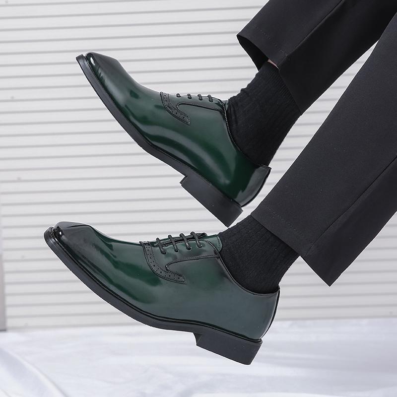 Luxury Mirror Oxfords Shoes For Men Green Moccasins Designer Formal Dress Shoes Men Loafers Pointed Patent Leather Shoes Men