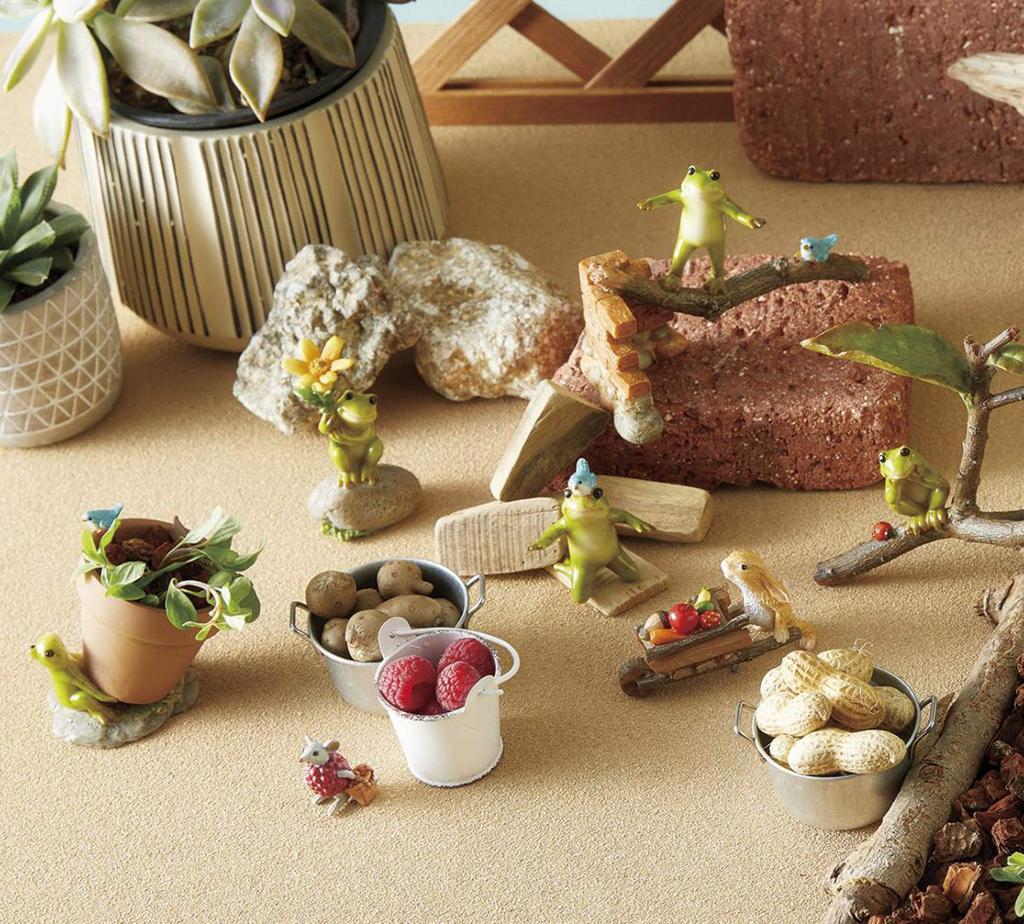 Matsuno Hobby Cute Rabbit Figurine, Animal Mascot, Gardening Figurine, Plowing, H5 x W5 x D4cm (Gardening & Interior Decor Series) GM-4327