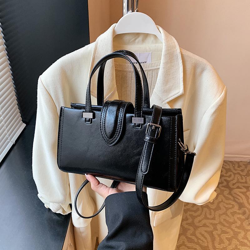 Women's Simple Temperament Handbag 2025 Summer New Versatile Small Square Bag High-end Commuter Shoulder Messenger Bag