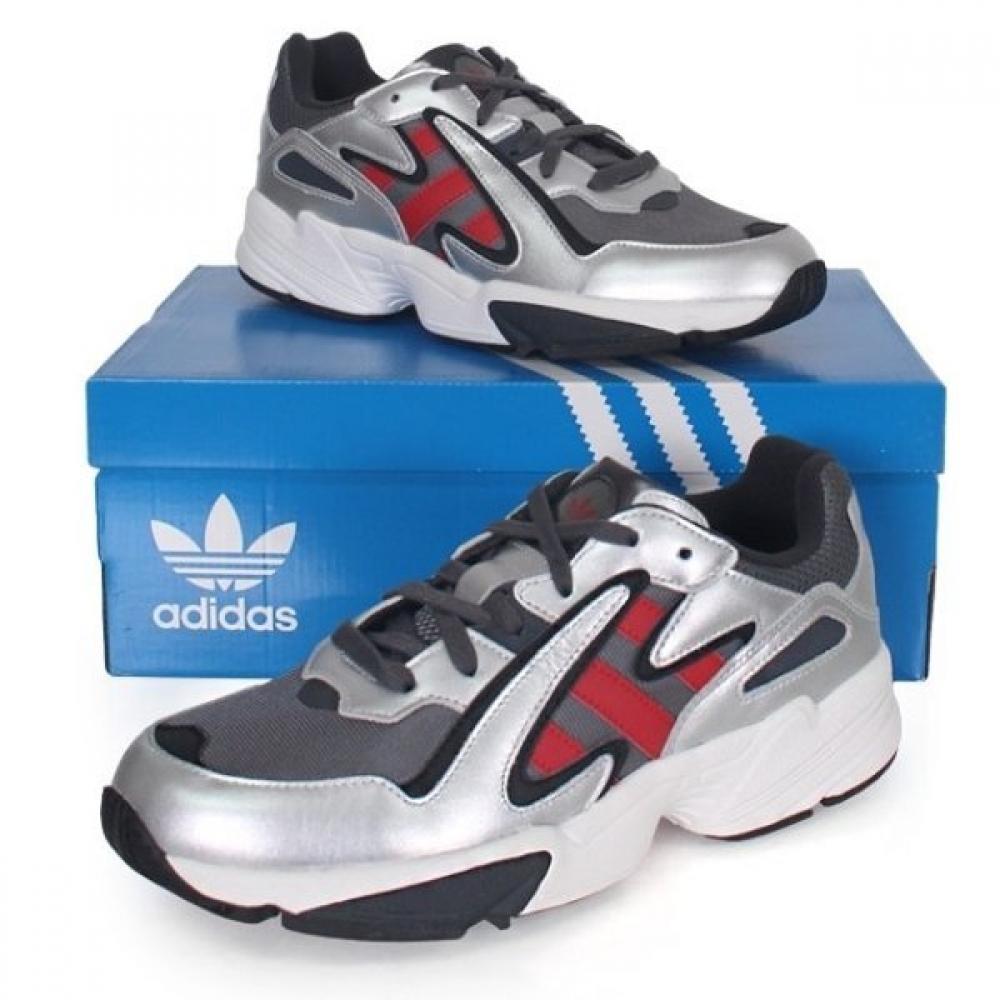 

Все размеры Adidas Original Common Young 96 CHASM Sneakers Store Edition EE7240