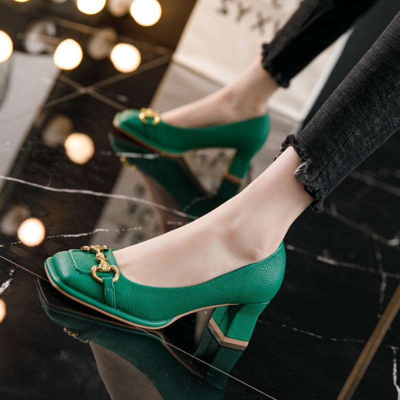 Foreign design temperament green high heels women's 2025 new thick heel Mary Jane small leather shoes square head single shoes