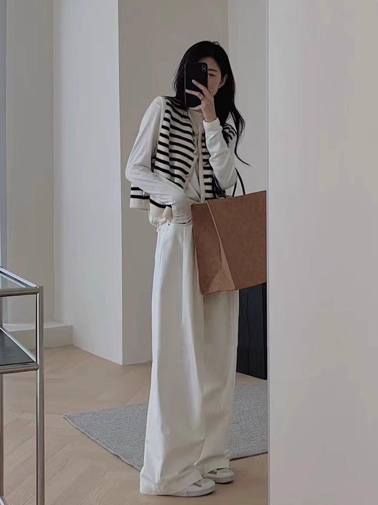 Women's Black & White Striped Sleeveless Knit Cardigan Vest - French Style Spring/Autumn Sweater Outerwear.