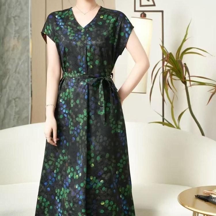 

Elegant Dignified Summer Dress for Middle-aged Women - 2026 Chinese Style Slimming Skirt 4XL (145-160 Jin)
