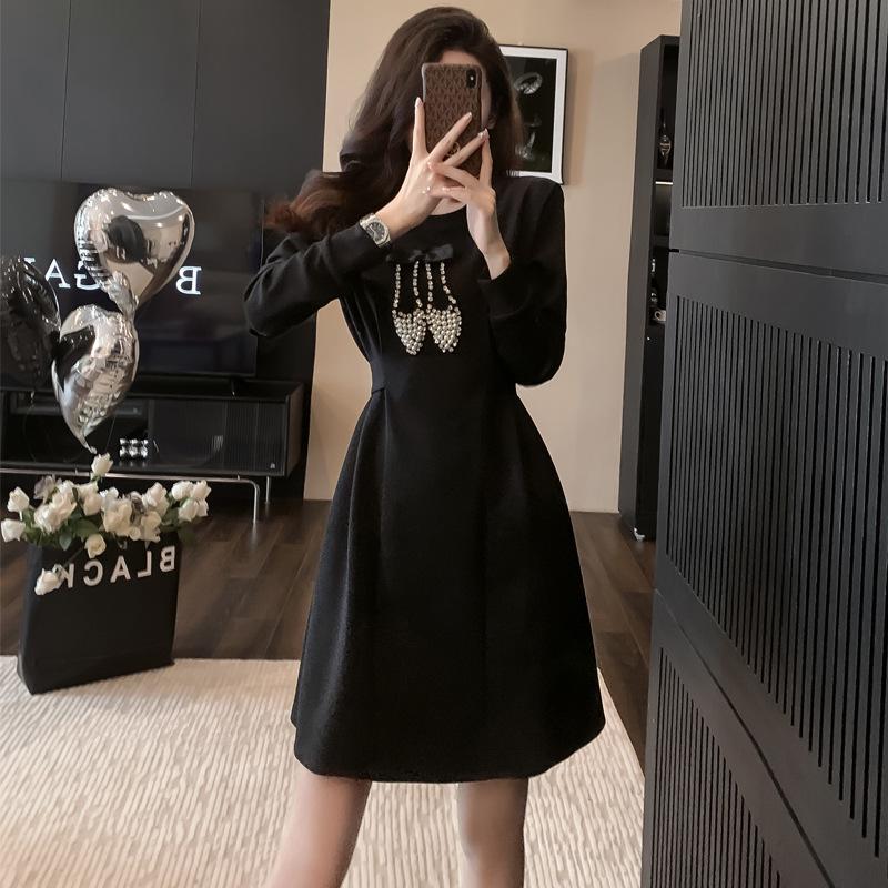 

Женское черное повседневное весеннее платье-свитер с длинными рукавами — высококачественное, облегающее, свободное, антивозрастное, облегающее талию. S чёрный
