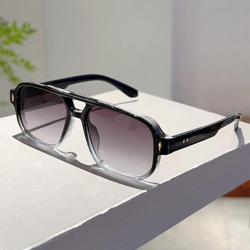 Square Sunglasses Fashionable Green Ocean Lenses Uv400 Glasses Men'S And Women'S Fashionable Rivet Sunglasses