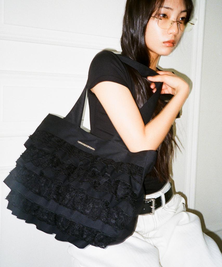 Iugamakaras Frilled Shopper Bag (Black)
