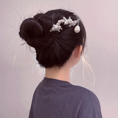 Nowa spinka do włosów z barokową perłą lawową: Retro Niszowy Design z Trendami w Starym Stylu