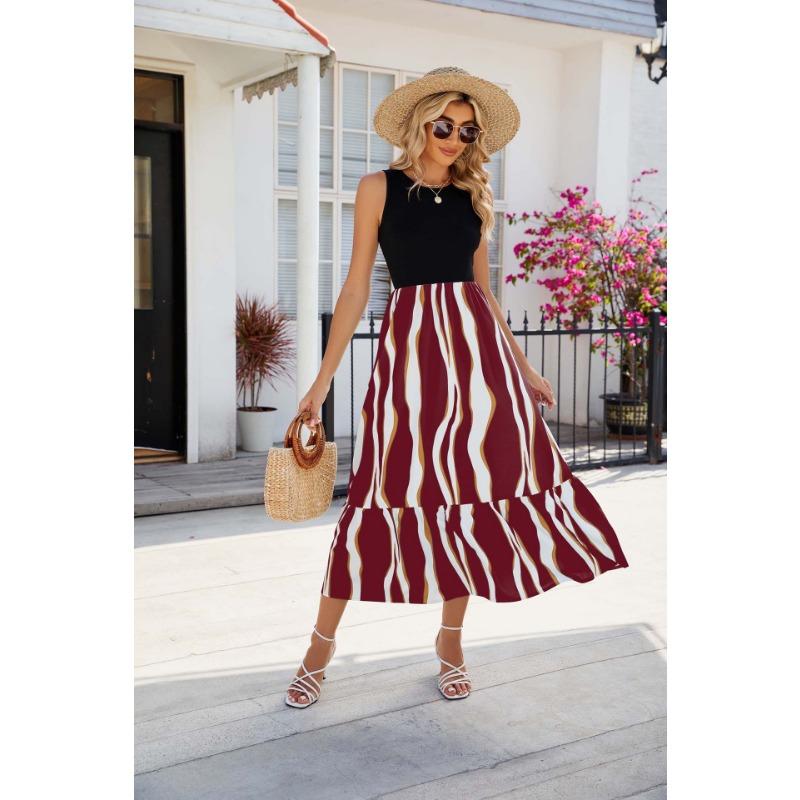 Letní šaty s kulatým výstřihem, vestou v pase a kontrastními barvami