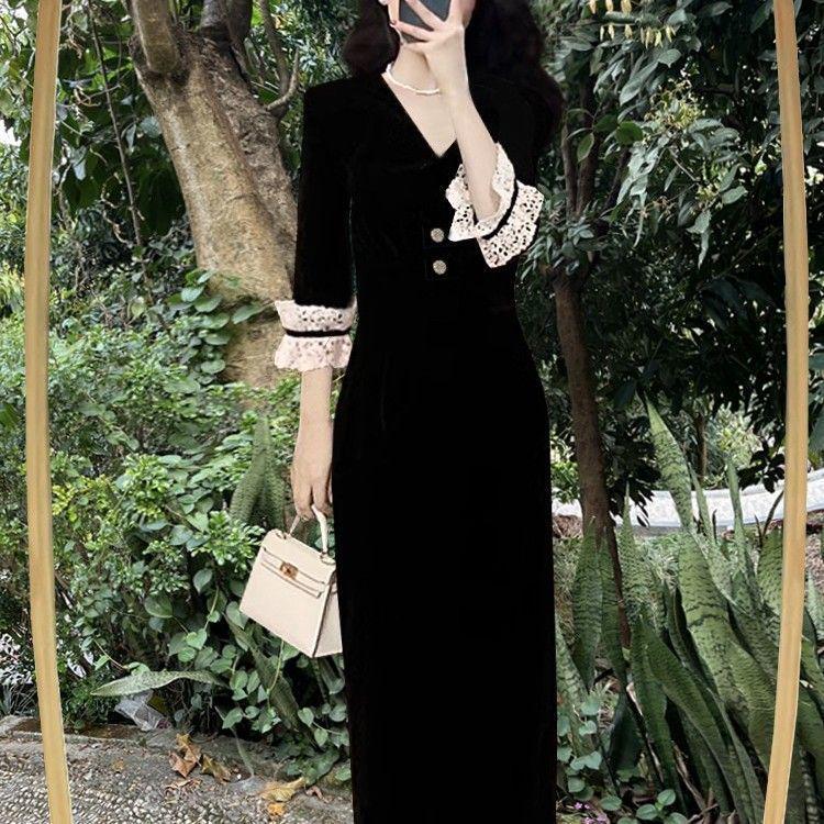 Hepburn-Inspired Black Velvet Dress: Waist-Hugging, Light Luxury, Niche Style for Women