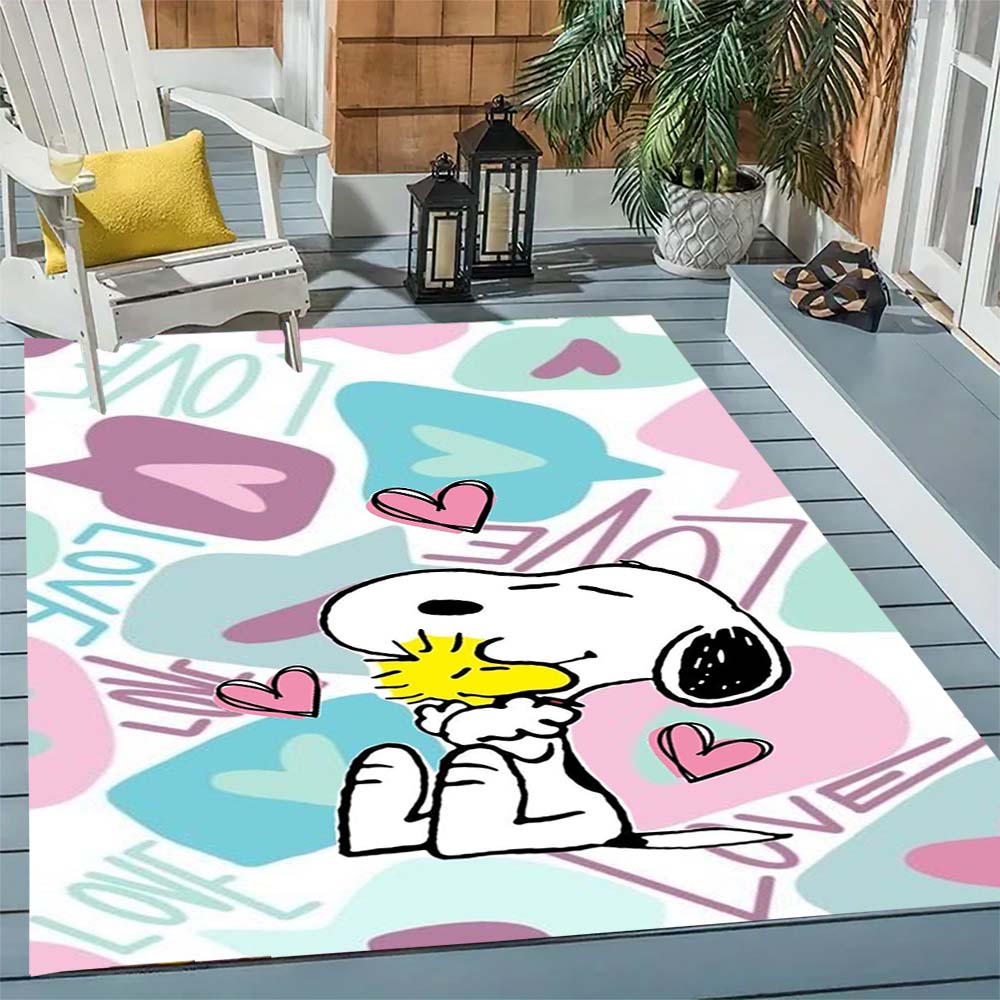 

Cute Snoopy print decorative rug, perfect for home, bedroom, bedside, or office use, including swivel chairs. 60x90cm