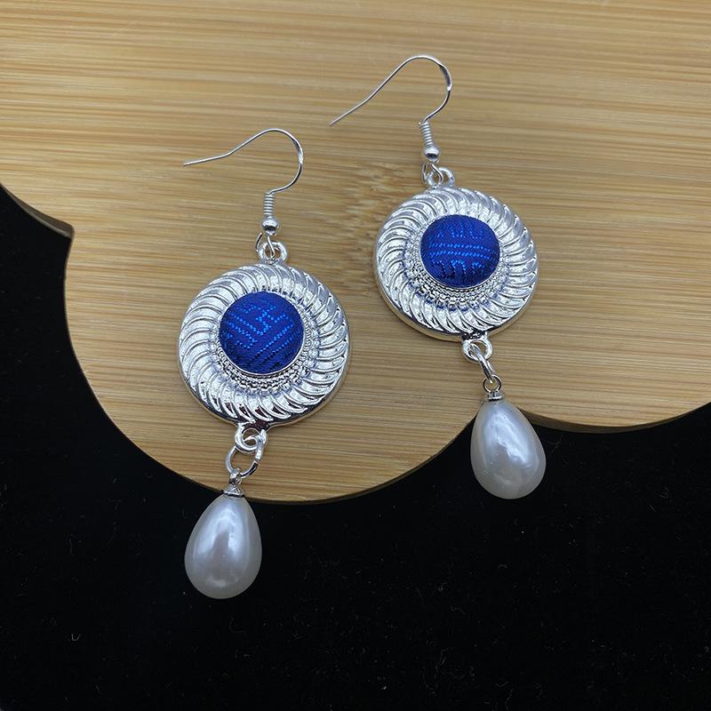 [Fabric] Mongolian earrings women's characteristic ethnic style short earrings, zinc alloy silver-plated, imitation silver earrings