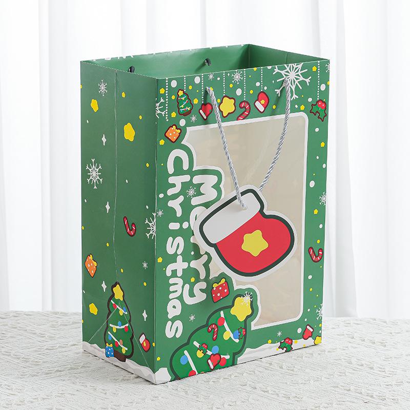 Vánoční dekorace na jídelní stůl z mini borovice severské