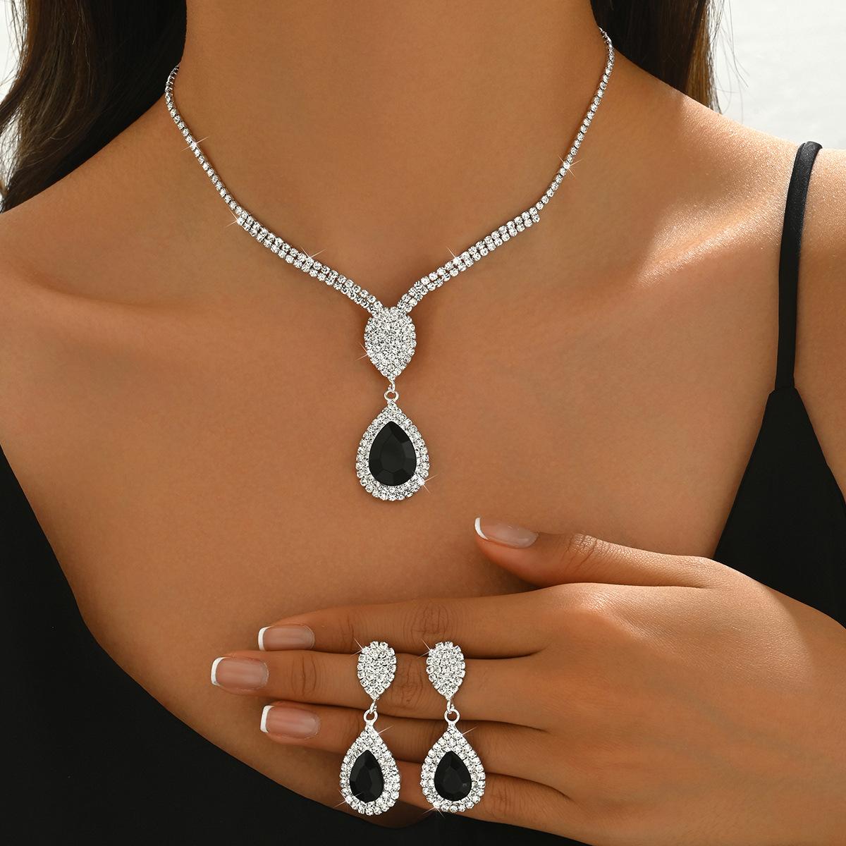 2026 Fashion Temperament Water Drop Pendant Light Luxury Design Niche Trend Suit Versatile in Autumn and Winter 45CM