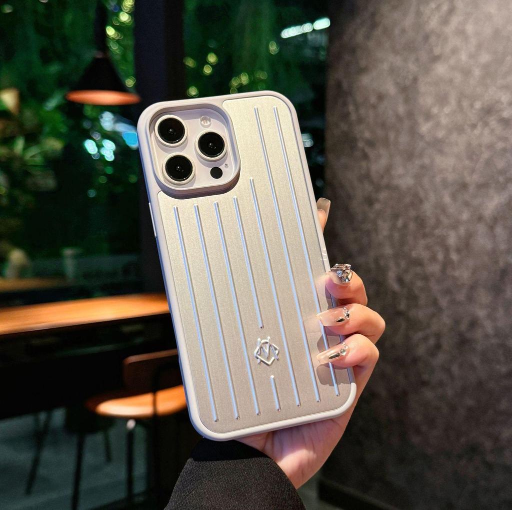 Apple 17 Pro Max Aluminum Magnesium Alloy Protective Case - Fashionable & Trendy Cover for 16 Pro