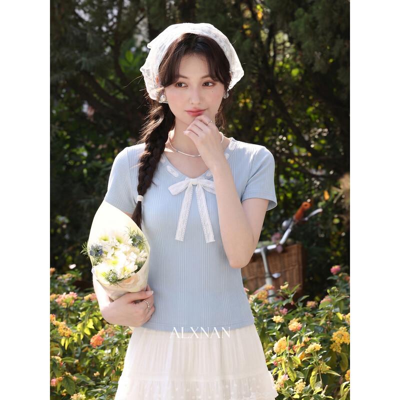 Women s V-Neck Lace Trim T-shirt M