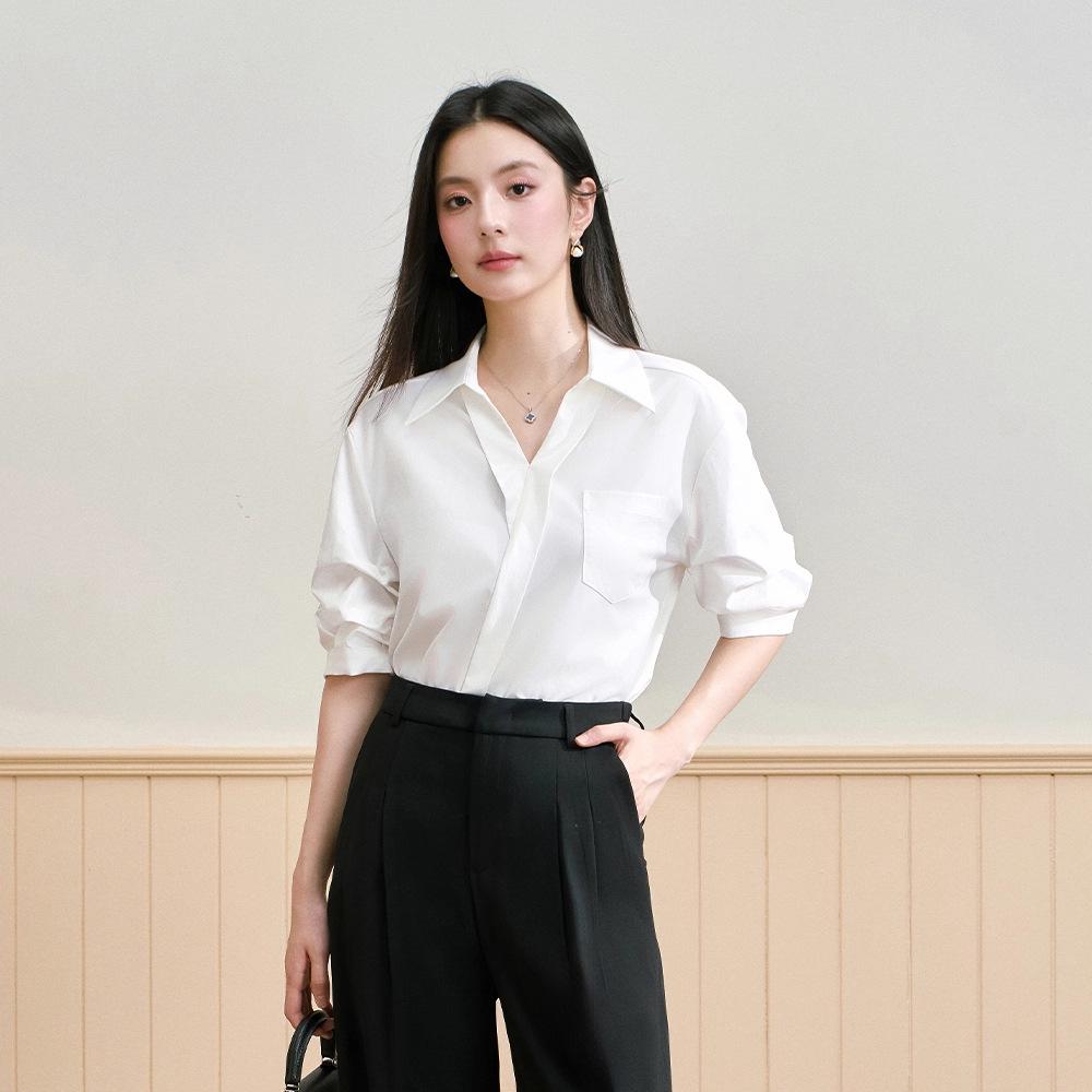 Women s Professional White V-Neck Short-Sleeve Shirt for Workplace and Interviews Medium