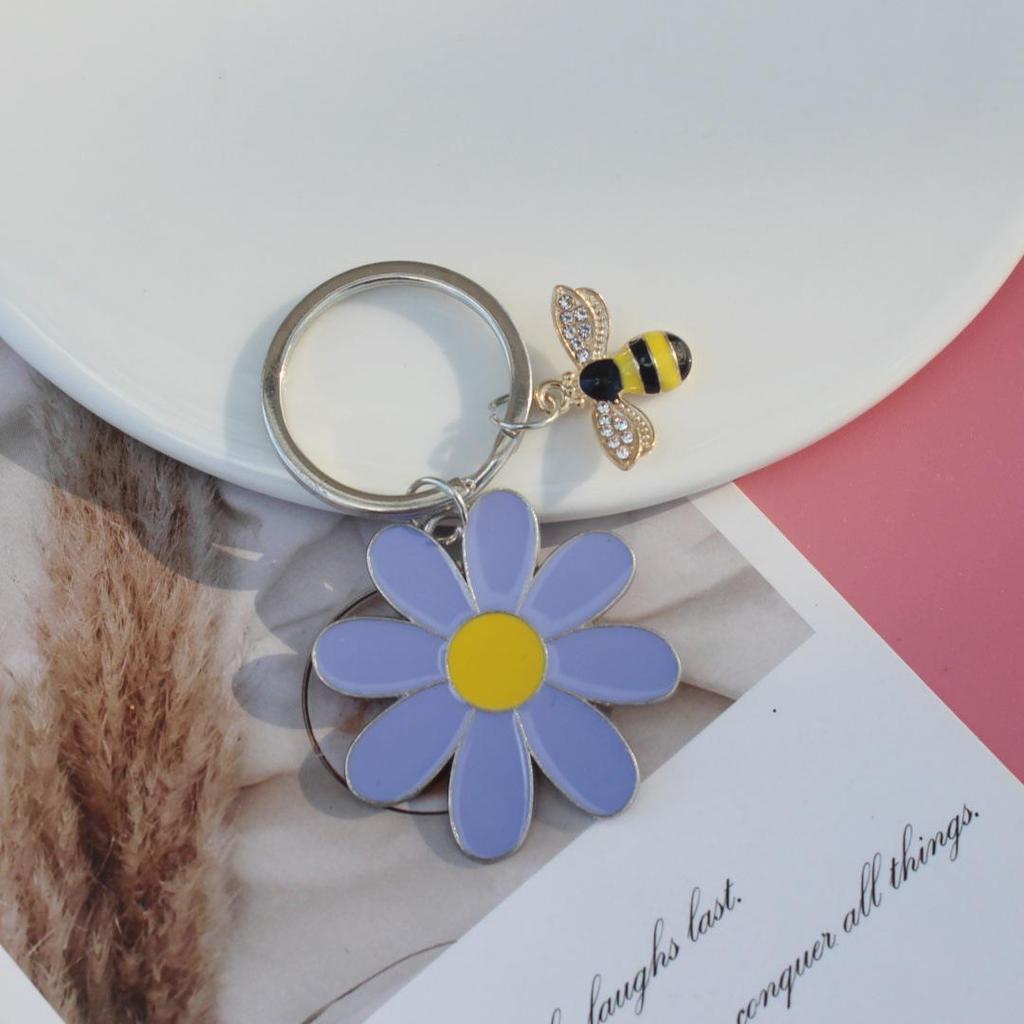 Daisy Bee Stainless Steel Keychain Pendant - Flower Car Key Decoration