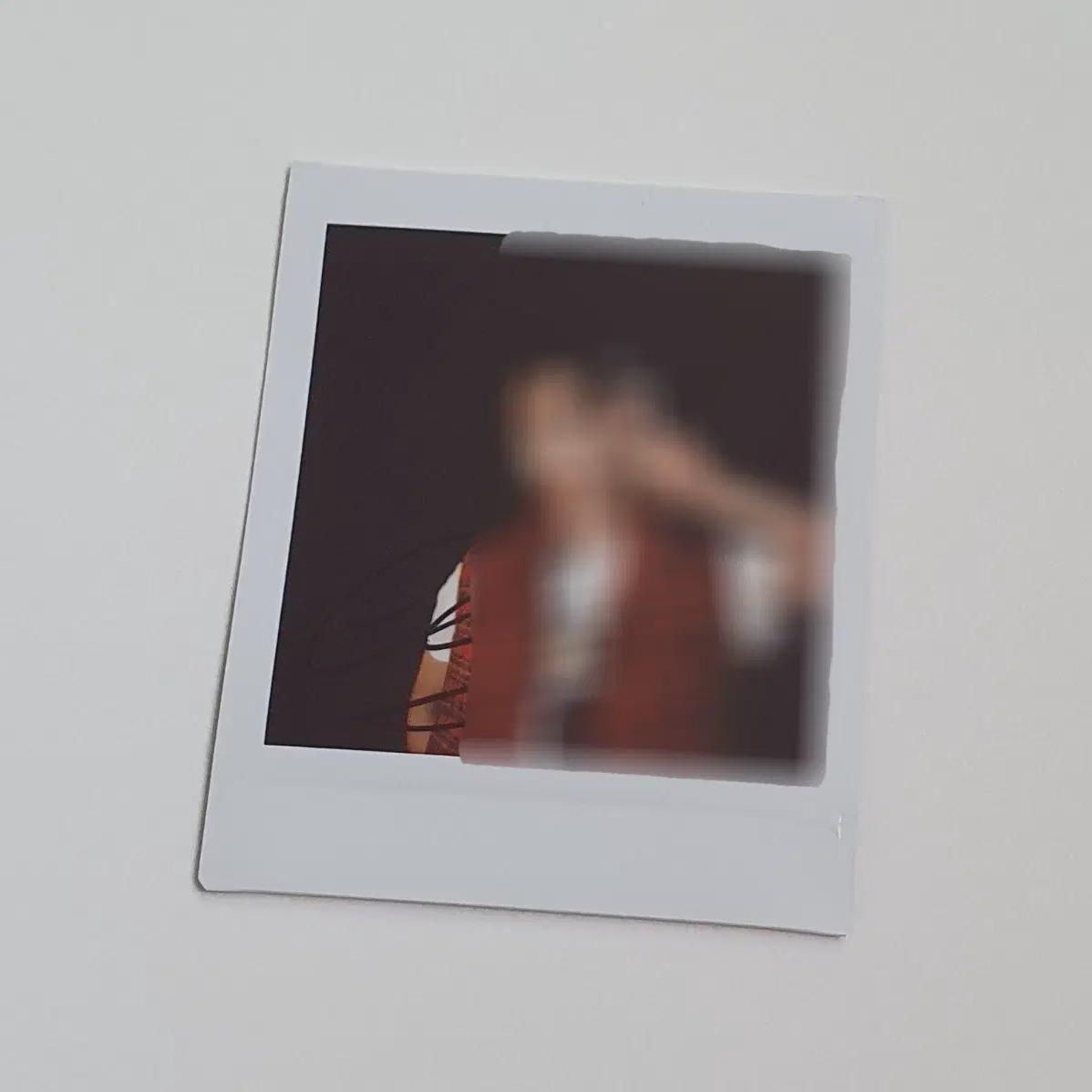 

Theboyz Q Ji Chang-min Saffol Signed Polaroid Poca Photo Card