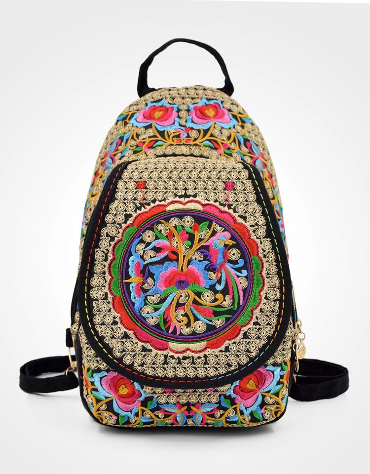 Zaino in Tela Ricamato Etnico dello Yunnan: Borsa da Viaggio Retro Multifunzionale per Ragazze