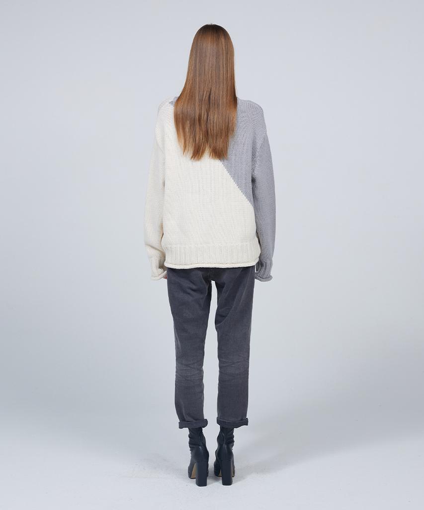 Meuameu [Essential] Signature Logo Oblique Knit