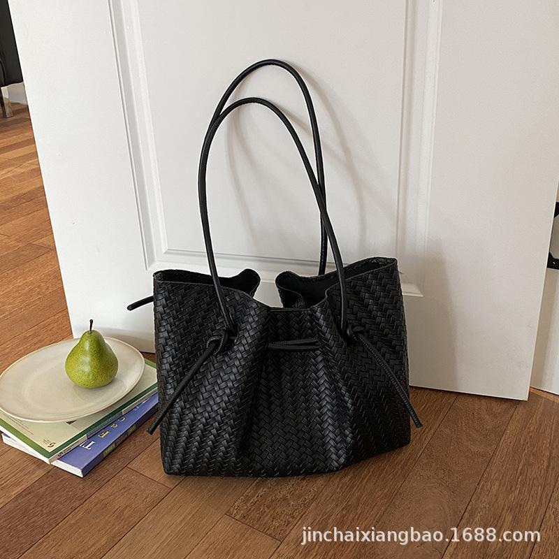Korean Version Of The New Large-Capacity Bag Women'S Underarm Commuter Bag Woven Tote Bag Simple Shoulder Mother And Child Bag Women