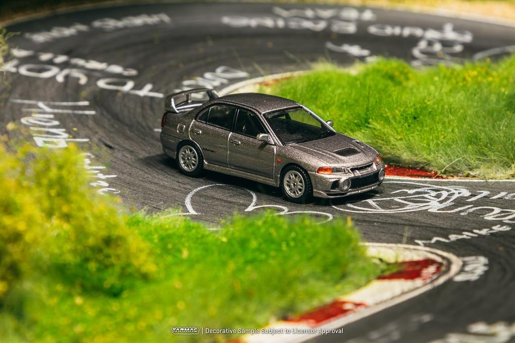 Speedmaster Japan TARMACWORKS Mitsubishi Lancer GSR Evolution IV Silber Fertigmodell 1/64 T64G-076-SL