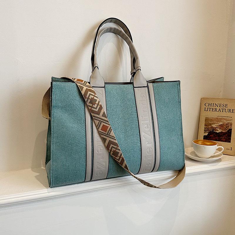 Women's Large Capacity Tote Bag - Versatile Crossbody/Shoulder Handbag for Autumn/Winter 2024