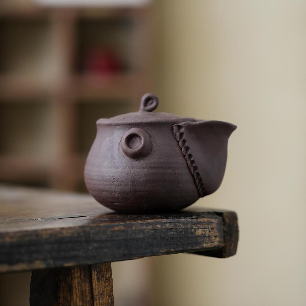 Purple Clay Treasure Bottle: Handmade Retro Ceramic Teapot for High-Grade Kung Fu Tea Tasting
