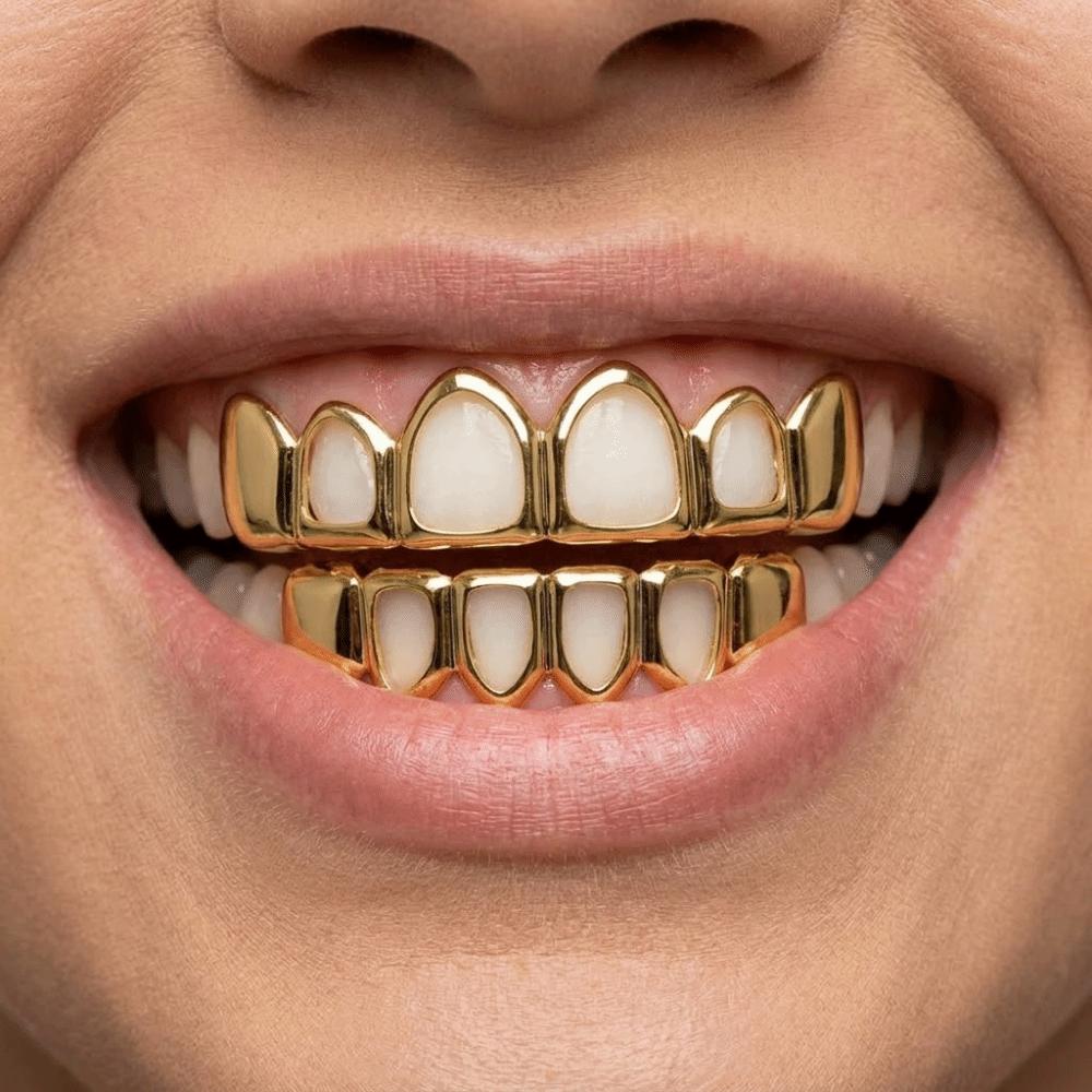 2Pcs/Set Glossy Charm Teeth Grillz Classic Hollow Teeth Grillz Braces Stage Props