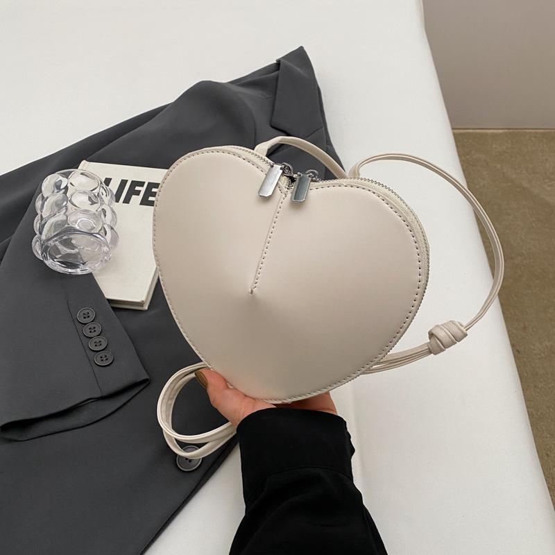 Ambiel Charm Dames houden van Sling Portemonnees Dames Hartvormige Telefoon Tassen Designer Mini Portemonnee Effen Kleine Crossbody Tassen beige
