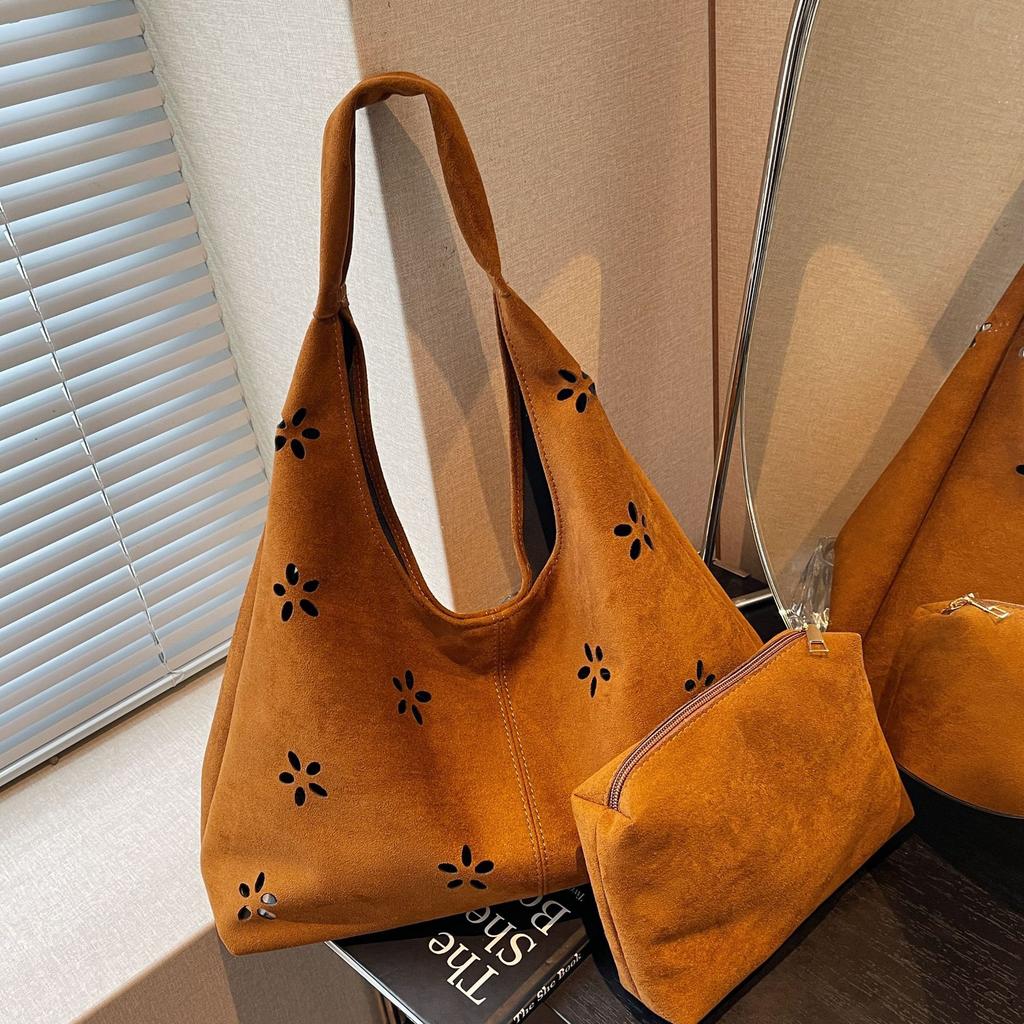 The Petal Single-shoulder Bag Is A Retro and Versatile Large-capacity Casual Tote Underarm Bag