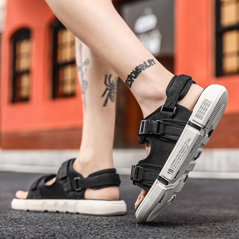 Nové pánské sandály Letní pohodlné prodyšné plážové pantofle Lehké protiskluzové římské boty Venkovní žabky