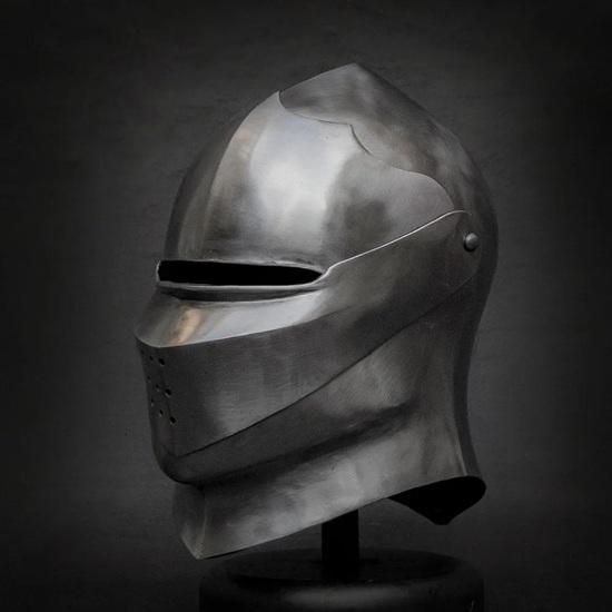 Close Helmet with Sparrow’s Beak Visor 16th Century Knight Armor Gothic Medieval Helmet with Stand  SCA LARP Reenactment Gear Steel Helmet Gift