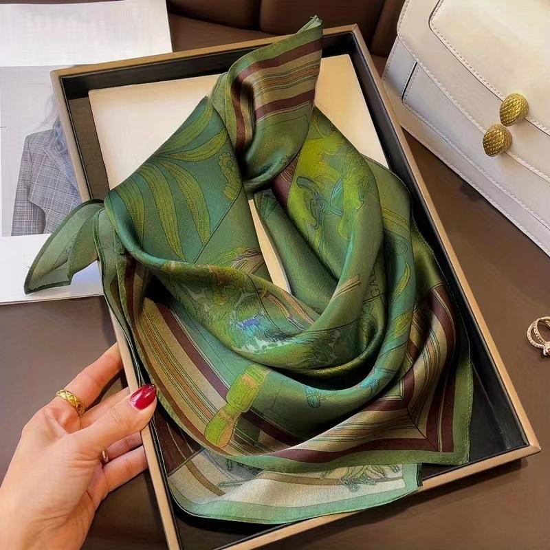 

New Green Print Square Scarf Simulated Silk Thin Satin Neck Scarf Elegant Ladies Professional Decorative Small Scarf 70x70cm