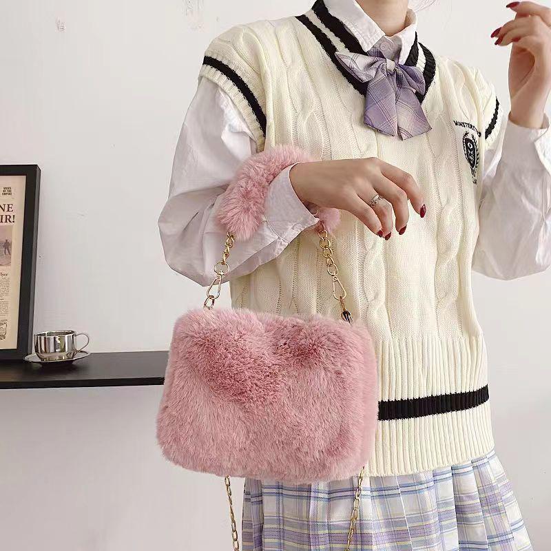 Simple Faux Fur Tote Bucket Bag Metal Chain Crossbody Bag For Women's Daily Casual Use Plush Bag Furry Purse