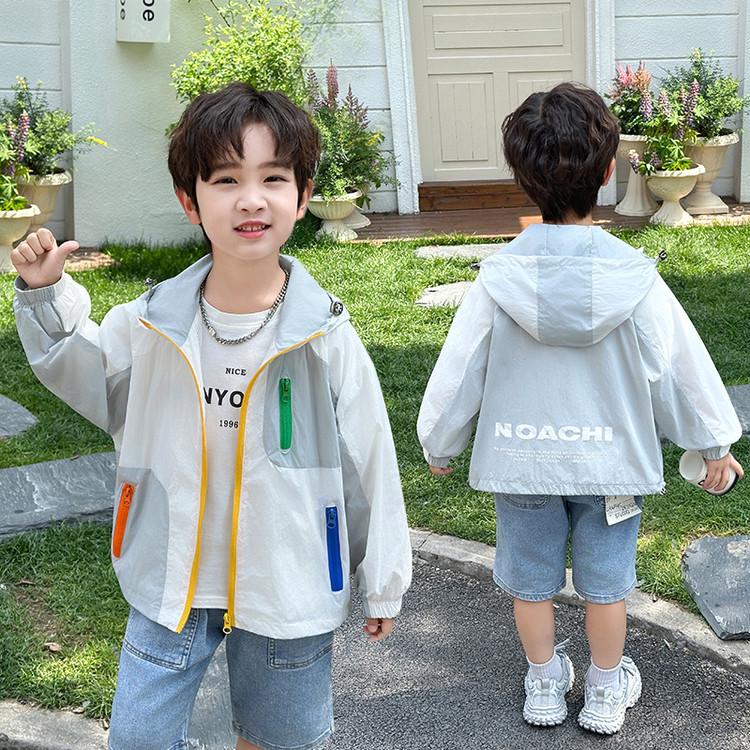 Kids  Summer UV Protection Hooded Jacket – Stylish and Lightweight for Boys and Girls 120 cm