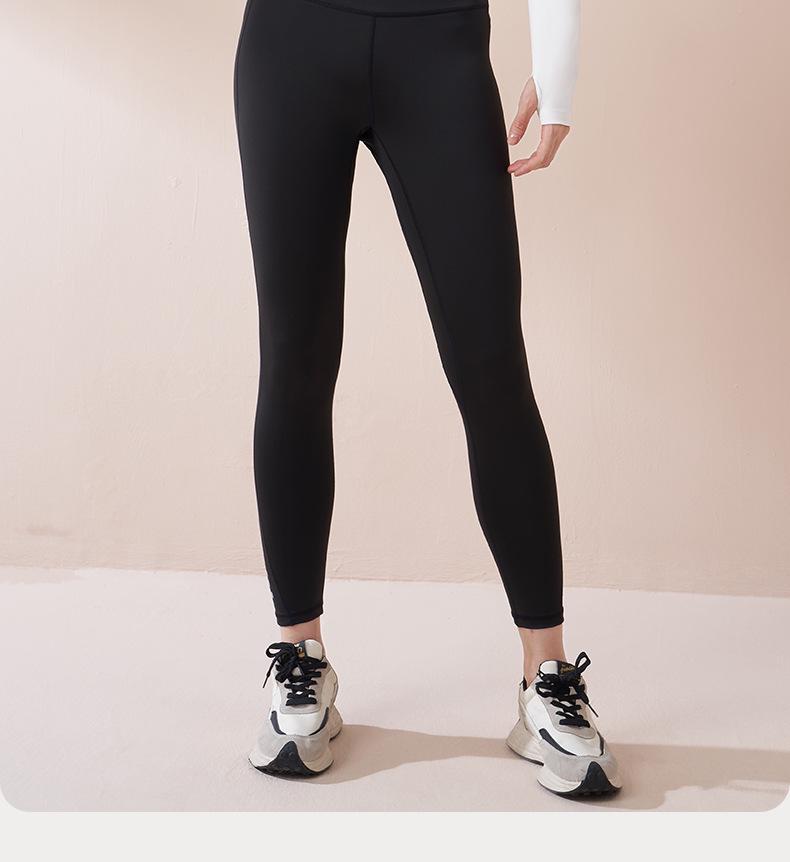 Spring Peach Sports Jacket: Stand-Up Collar, Slim Fit, Reflective, Long Sleeve, Windproof for Yoga, Running, and Cycling.