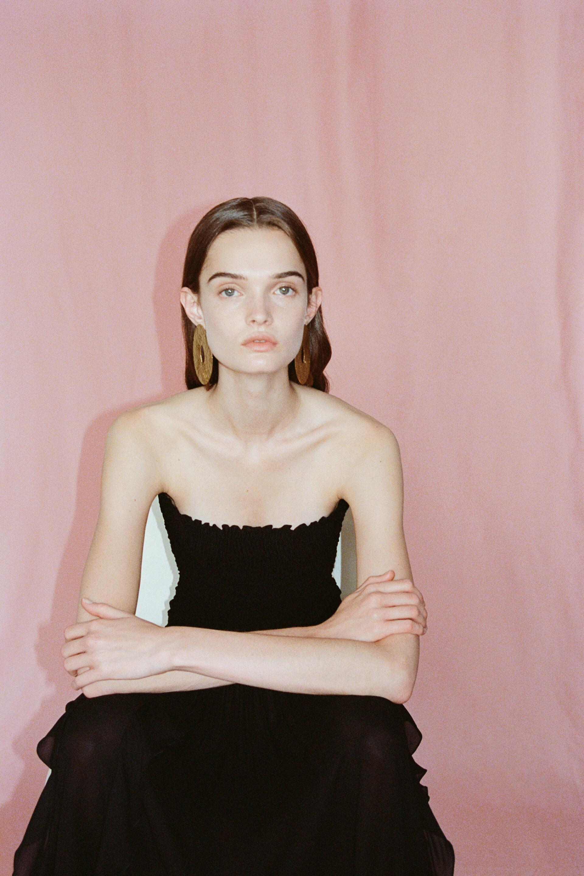 

ПЛОСКИЕ МЕТАЛЛИЧЕСКИЕ СЕРЬГИ