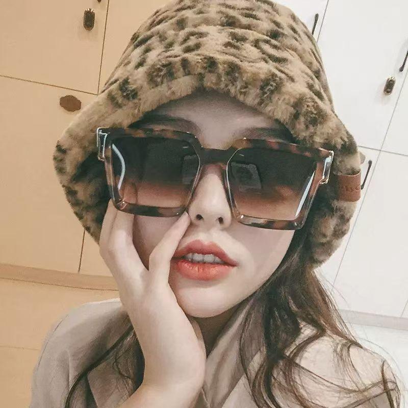 New Cool Leopard Pattern Sunglasses Fashion Small Frame Square Women Eyeglasses Men Outdoor Driving Eyeglass Uv400