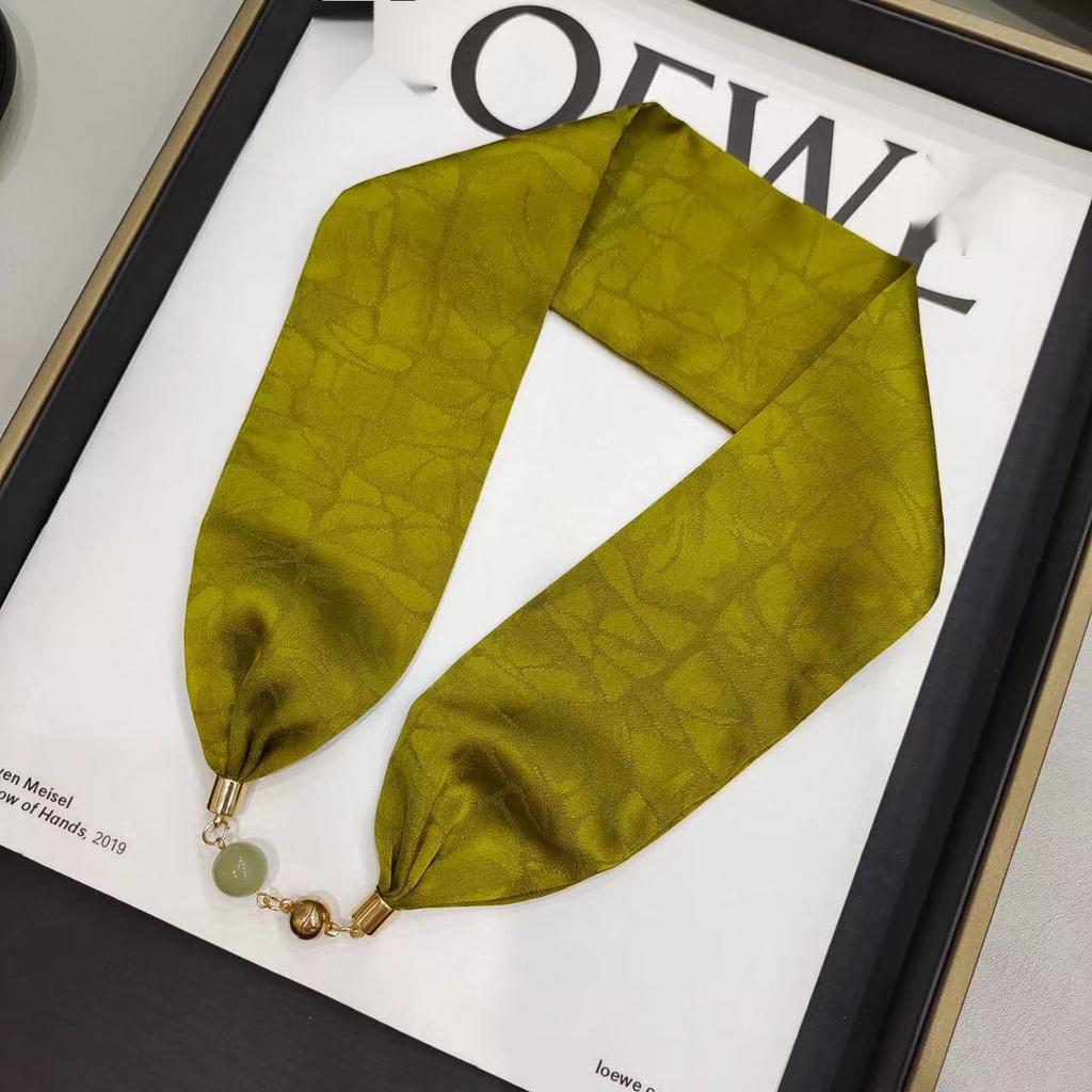 Mulheres Lenço De Seda Colar Fivela Magnética Com Strass Pequeno Lenço De Pescoço Clavícula Corrente Cocar Pingente Lenço